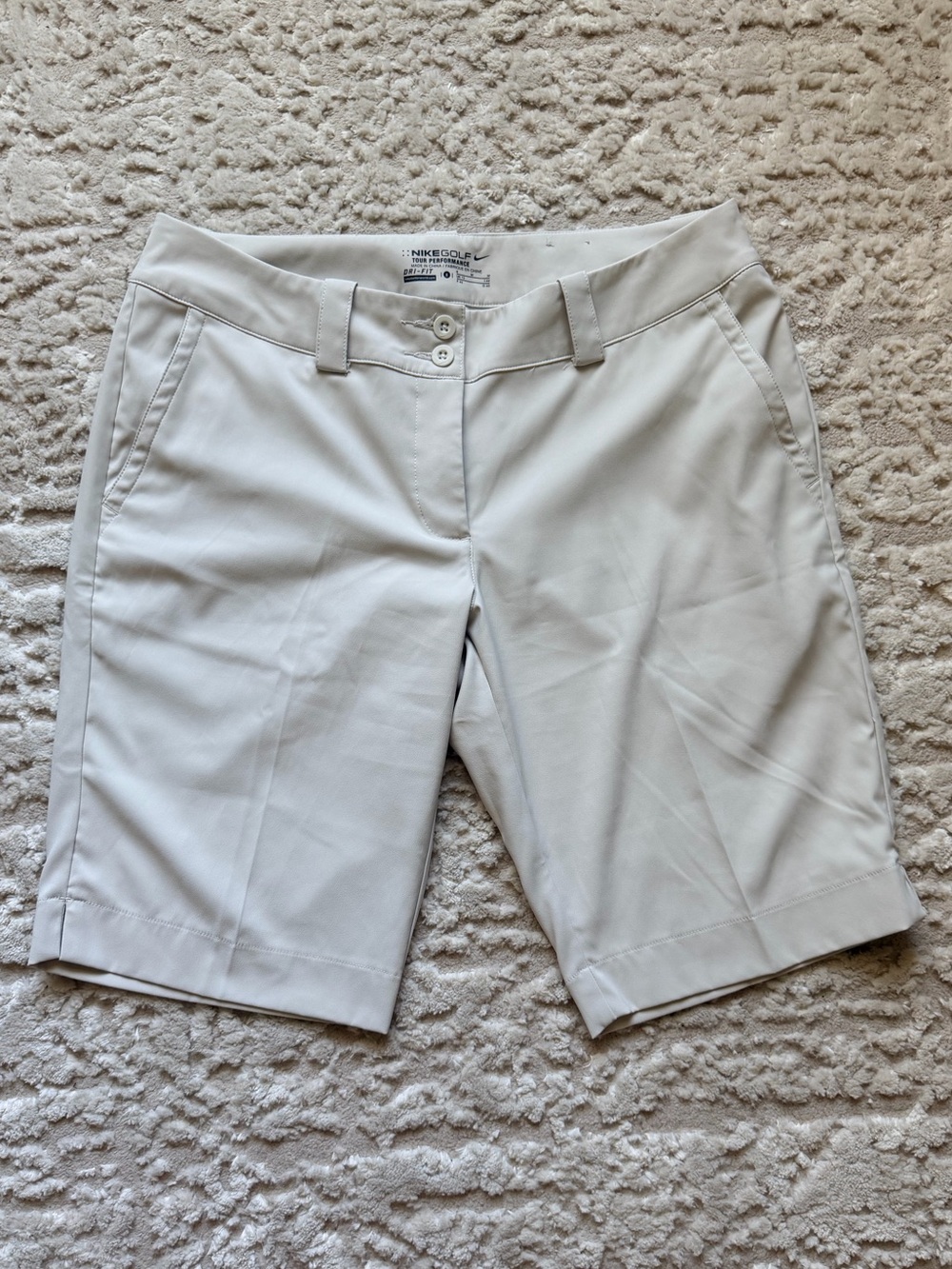 NWOT Nike Women's Light Beige Golf Performance Shorts